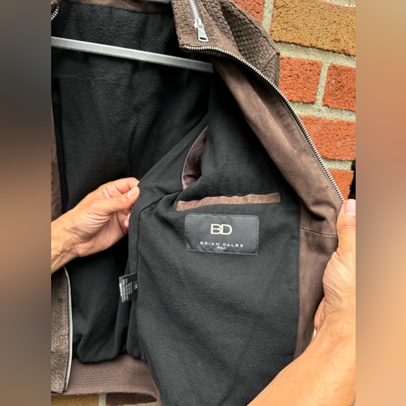 Very very cool versatile leather jacket, unfortunately snug for me never worn - Picture 8 of 8